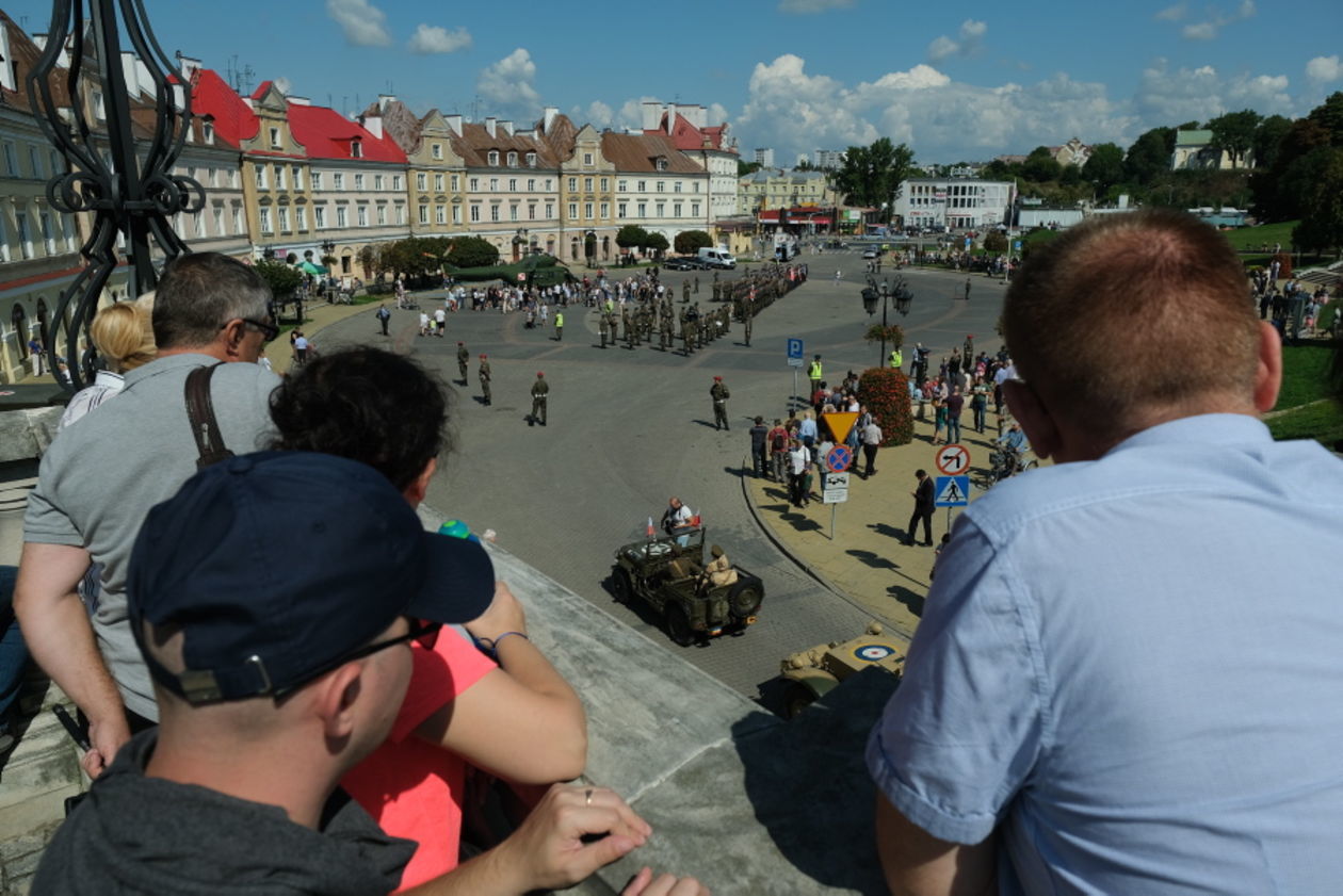  Uroczystości Święta Wojska Polskiego na placu Zamkowym w Lublinie (zdjęcie 1) - Autor: Maciej Kaczanowski