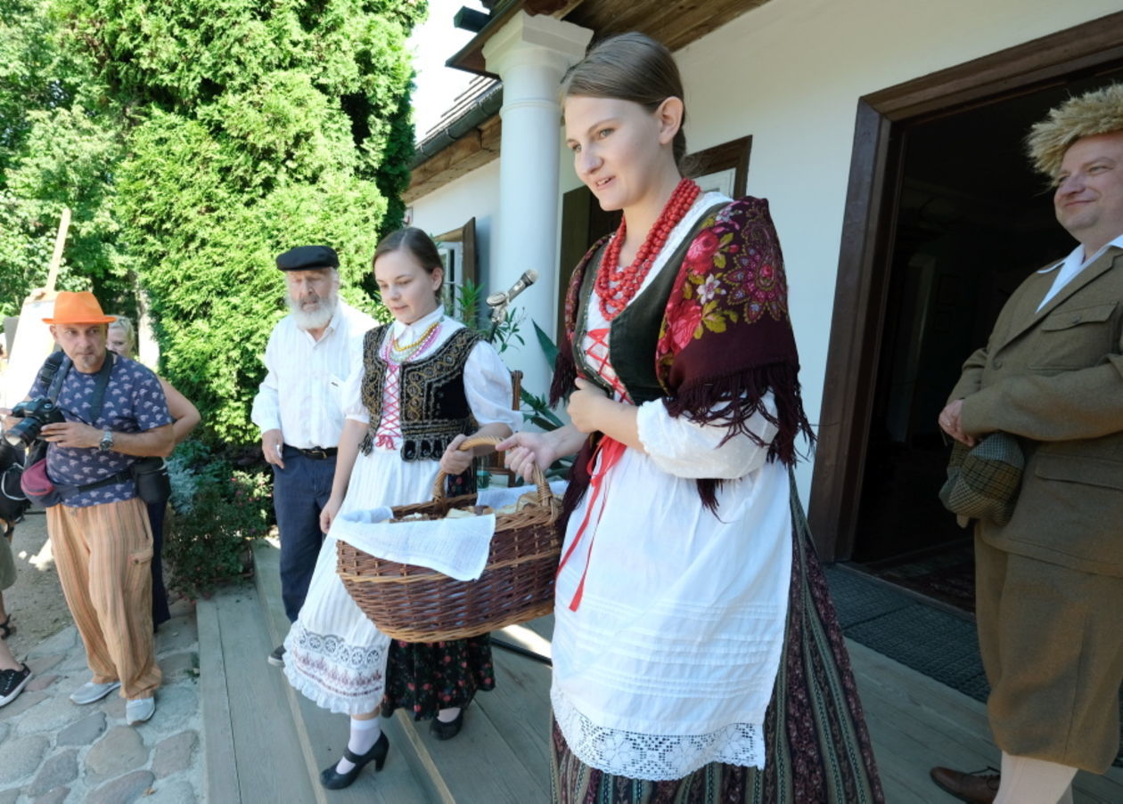  Dożynki dworskie: inscenizacja w lubelskim skansenie (zdjęcie 1) - Autor: Maciej Kaczanowski