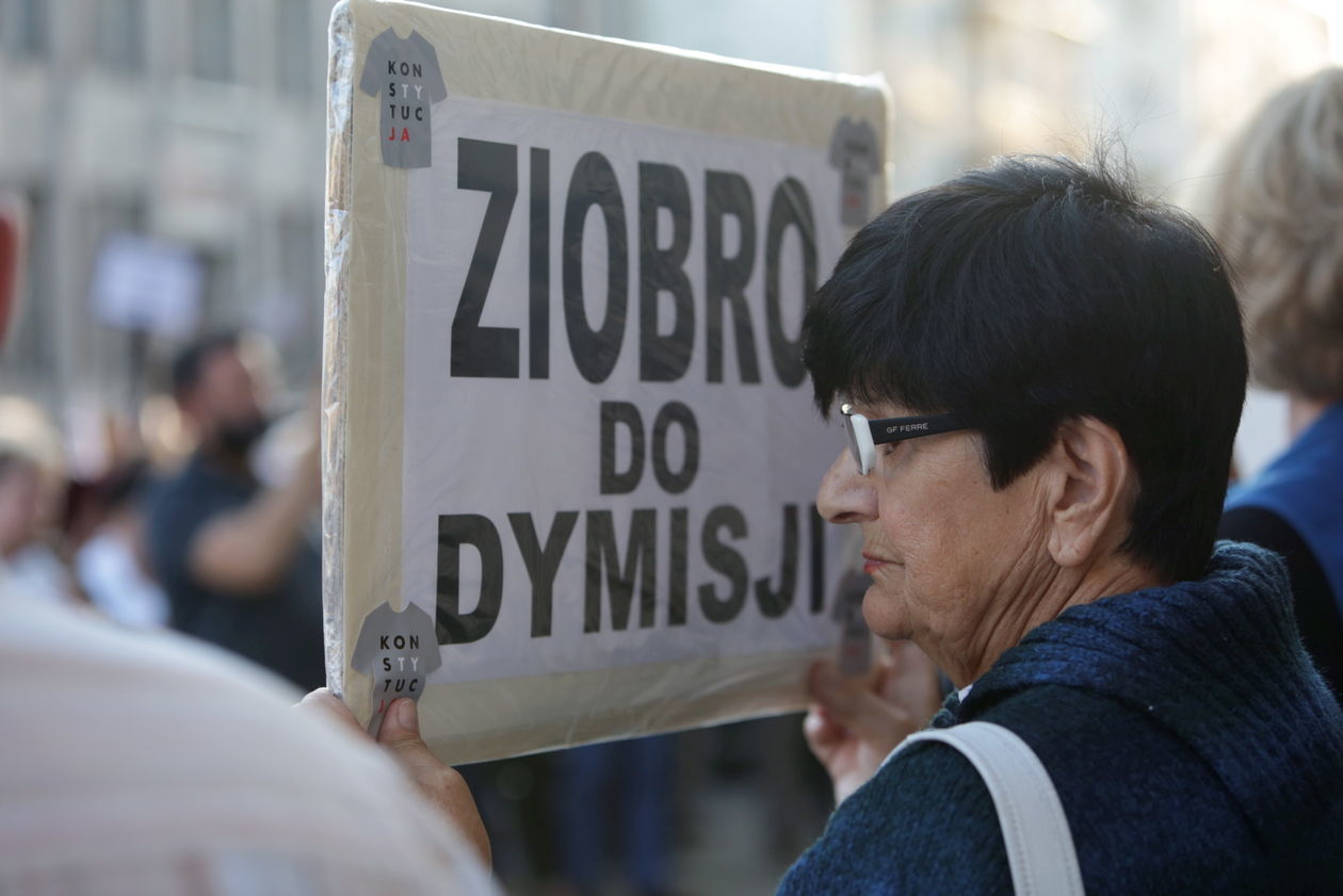  Demonstracja poparcia dla sędziów  (zdjęcie 1) - Autor: Krzysztof Mazur