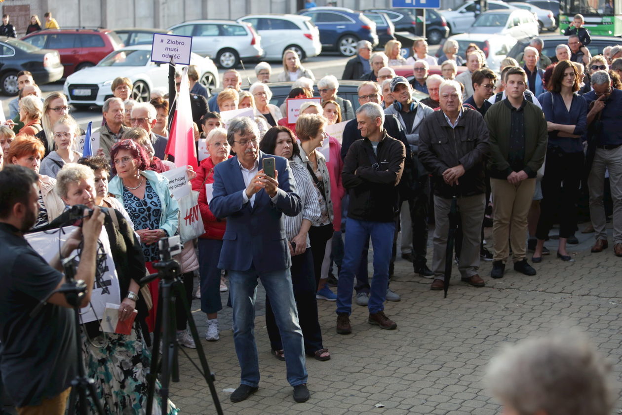  Demonstracja poparcia dla sędziów  (zdjęcie 1) - Autor: Krzysztof Mazur