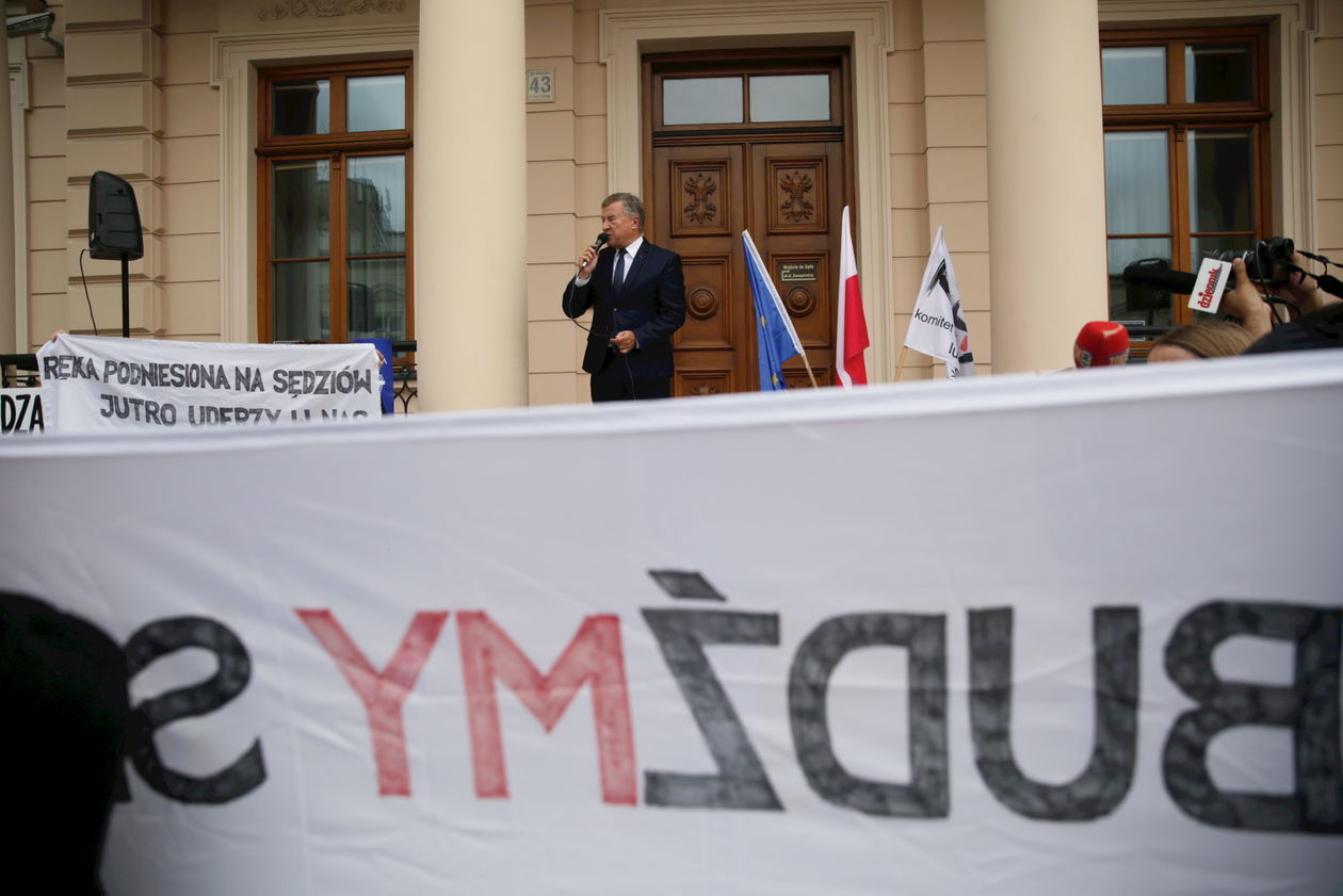  Demonstracja poparcia dla sędziów  (zdjęcie 1) - Autor: Krzysztof Mazur