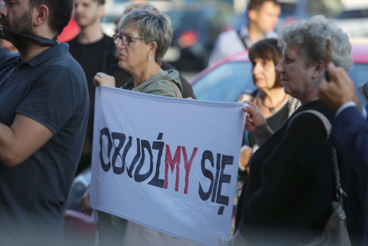  Demonstracja poparcia dla sędziów  (zdjęcie 1) - Autor: Krzysztof Mazur