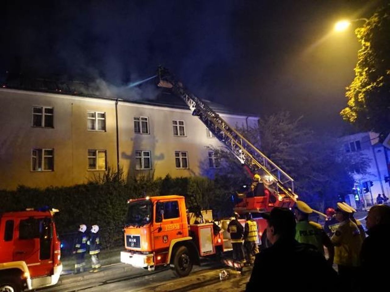  Pożar DPS przy ul. Głowackiego w Lublinie (zdjęcie 1) - Autor: Andrzej Szacoń/KM PSP