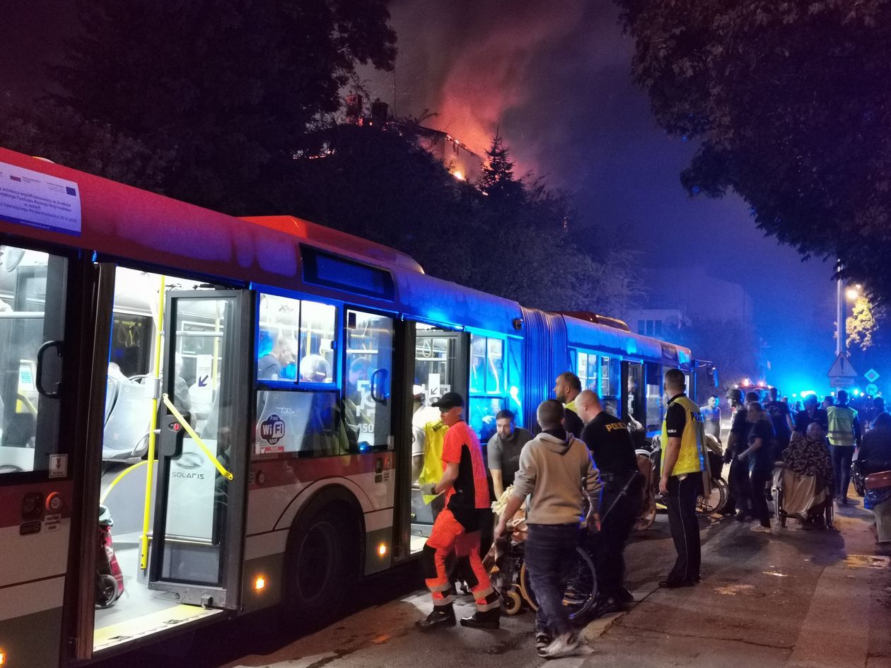  Pożar DPS przy ul. Głowackiego w Lublinie (zdjęcie 1) - Autor: Beata / alarm24