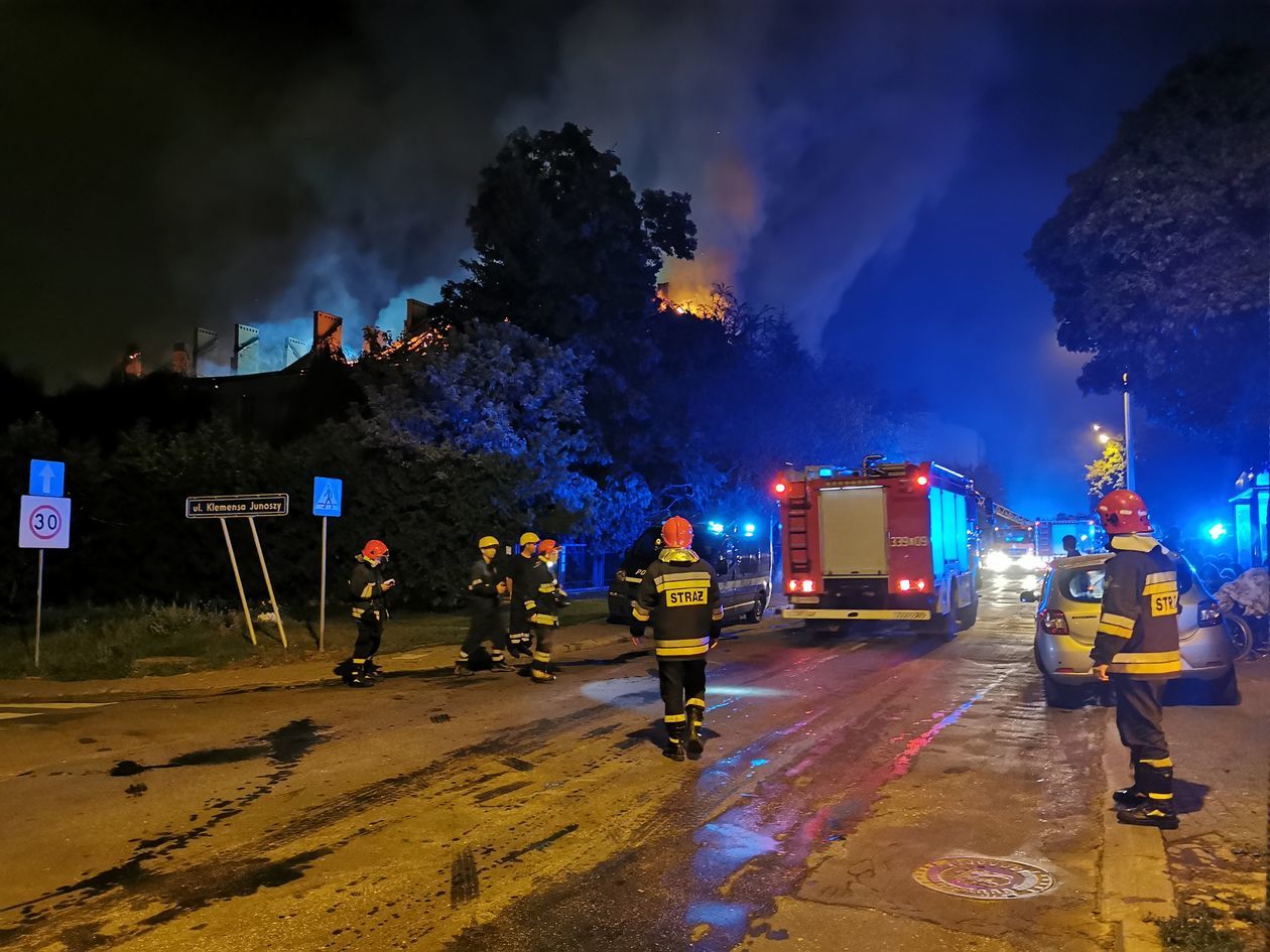 Pożar DPS przy ul. Głowackiego w Lublinie (zdjęcie 1) - Autor: Beata / alarm24