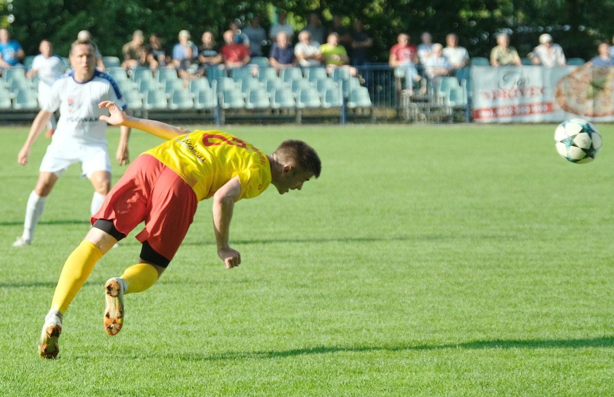  Lewart Lubartów vs Huragan Międzyrzec Podlaski 2:1 (zdjęcie 1) - Autor: Maciej Kaczanowski