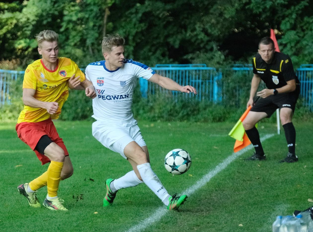  Lewart Lubartów vs Huragan Międzyrzec Podlaski 2:1 (zdjęcie 1) - Autor: Maciej Kaczanowski