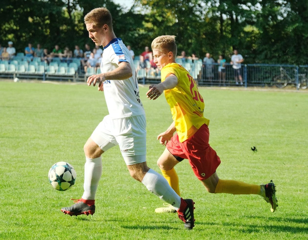  Lewart Lubartów vs Huragan Międzyrzec Podlaski 2:1 (zdjęcie 1) - Autor: Maciej Kaczanowski