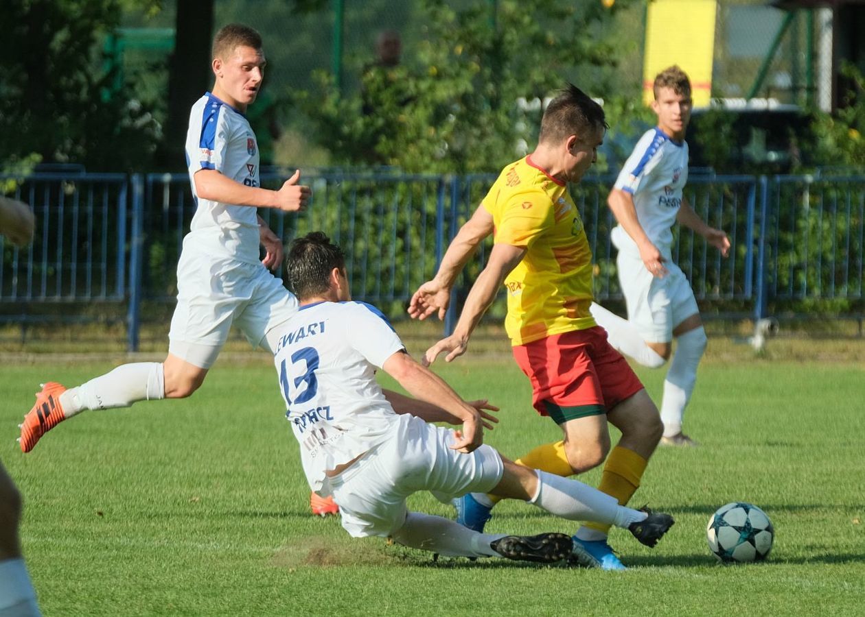  Lewart Lubartów vs Huragan Międzyrzec Podlaski 2:1 (zdjęcie 1) - Autor: Maciej Kaczanowski