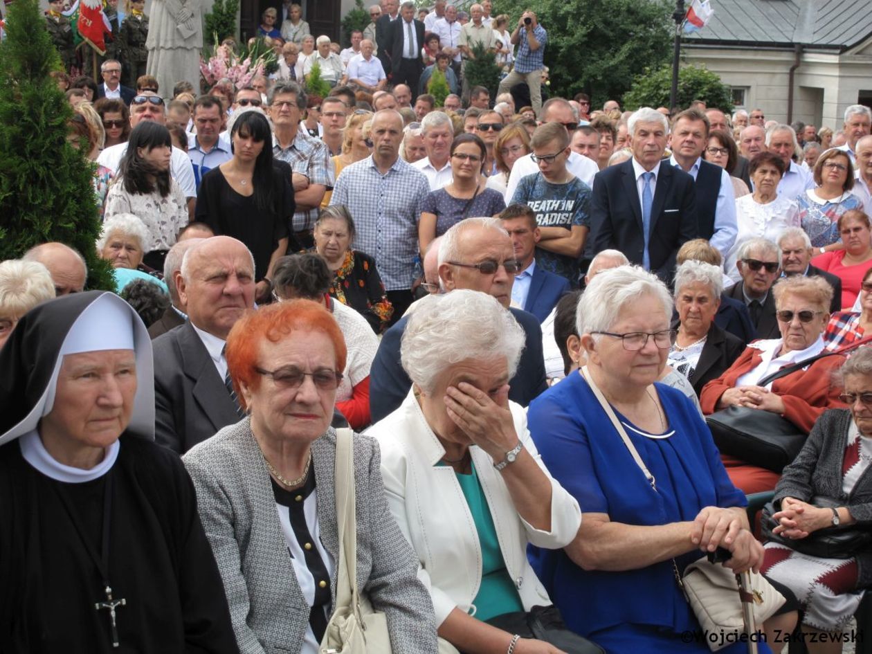  Chełm: Kardynał Dziwisz w bazylice na Górze Chełmskiej (zdjęcie 1) - Autor: Wojciech Zakrzewski