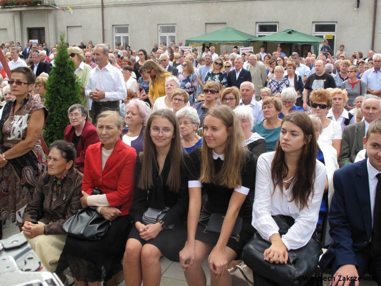  Chełm: Kardynał Dziwisz w bazylice na Górze Chełmskiej (zdjęcie 1) - Autor: Wojciech Zakrzewski