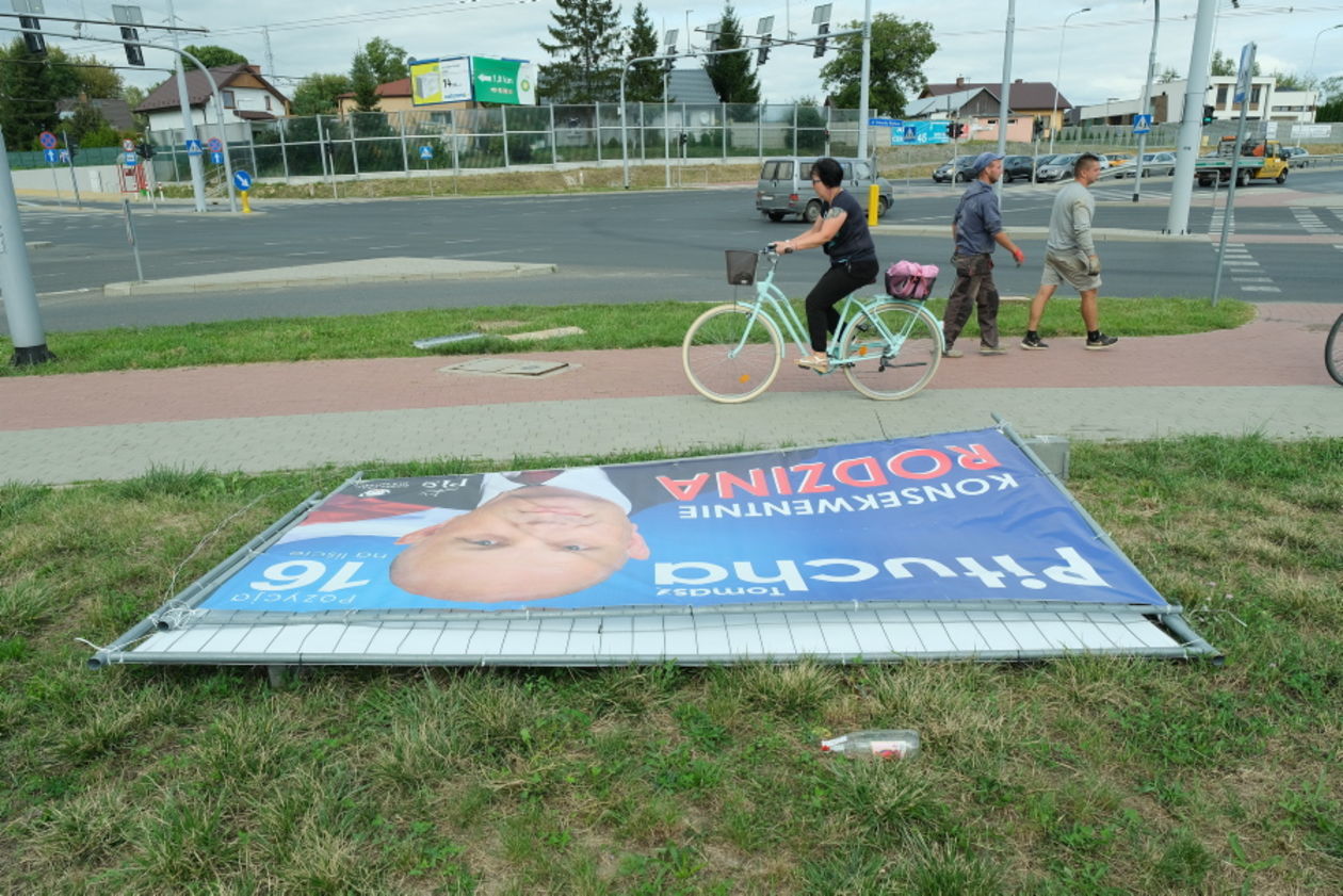 Poprzewracane plakaty wyborcze w Lublinie - Autor: Maciej Kaczanowski