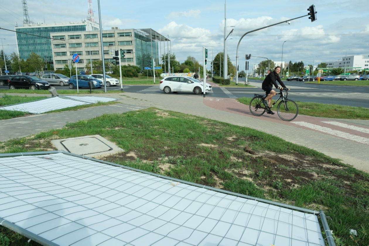  Poprzewracane plakaty wyborcze w Lublinie (zdjęcie 1) - Autor: Maciej Kaczanowski