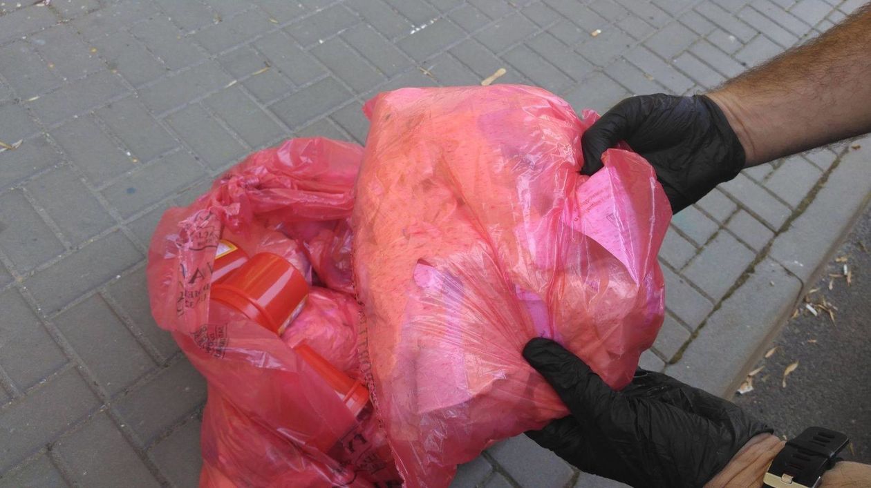 Odpady medyczne leżały na ulicy w Lublinie - Autor: Straż Miejska Lublin