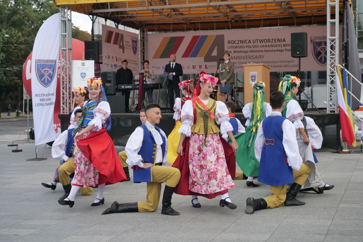  Piknik Wojskowy na placu Teatralnym w Lublinie (zdjęcie 1) - Autor: Krzysztof Mazur