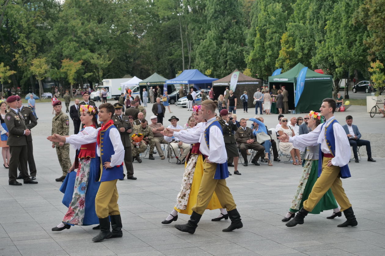  Piknik Wojskowy na placu Teatralnym w Lublinie (zdjęcie 1) - Autor: Krzysztof Mazur