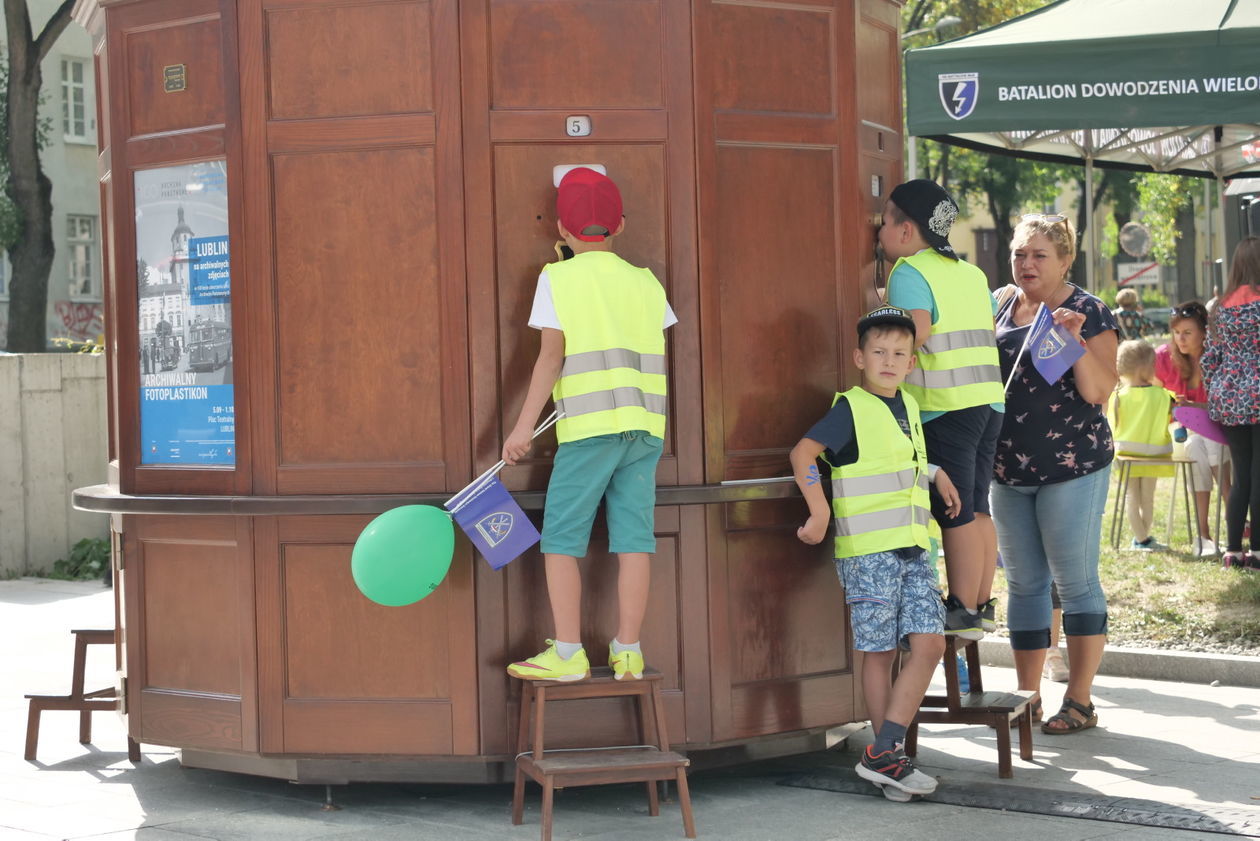  Piknik Wojskowy na placu Teatralnym w Lublinie (zdjęcie 1) - Autor: Krzysztof Mazur