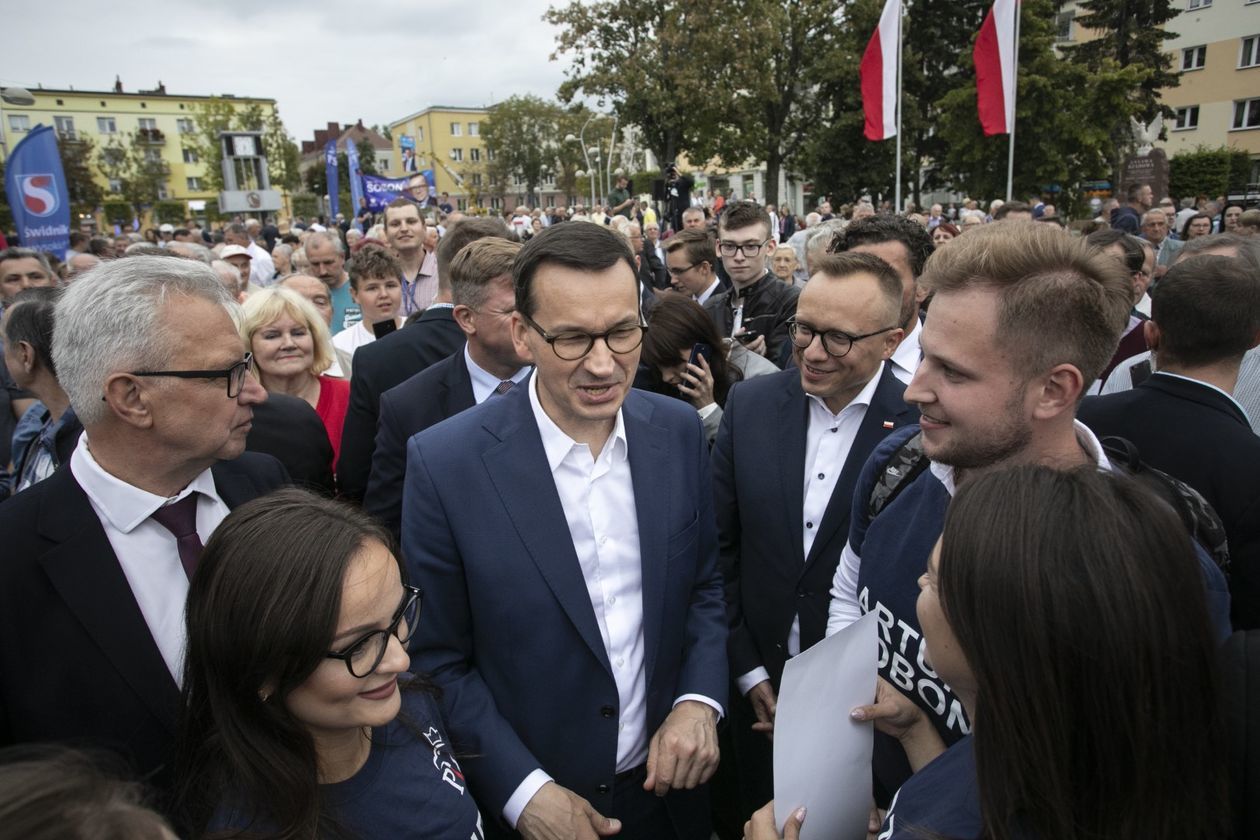  Premier Mateusz Morawiecki w gminie Jastków i w Świdniku (zdjęcie 1) - Autor: Jacek Szydłowski