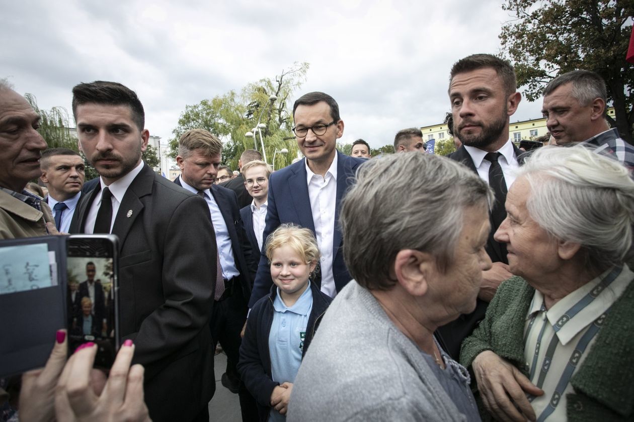  Premier Mateusz Morawiecki w gminie Jastków i w Świdniku (zdjęcie 1) - Autor: Jacek Szydłowski