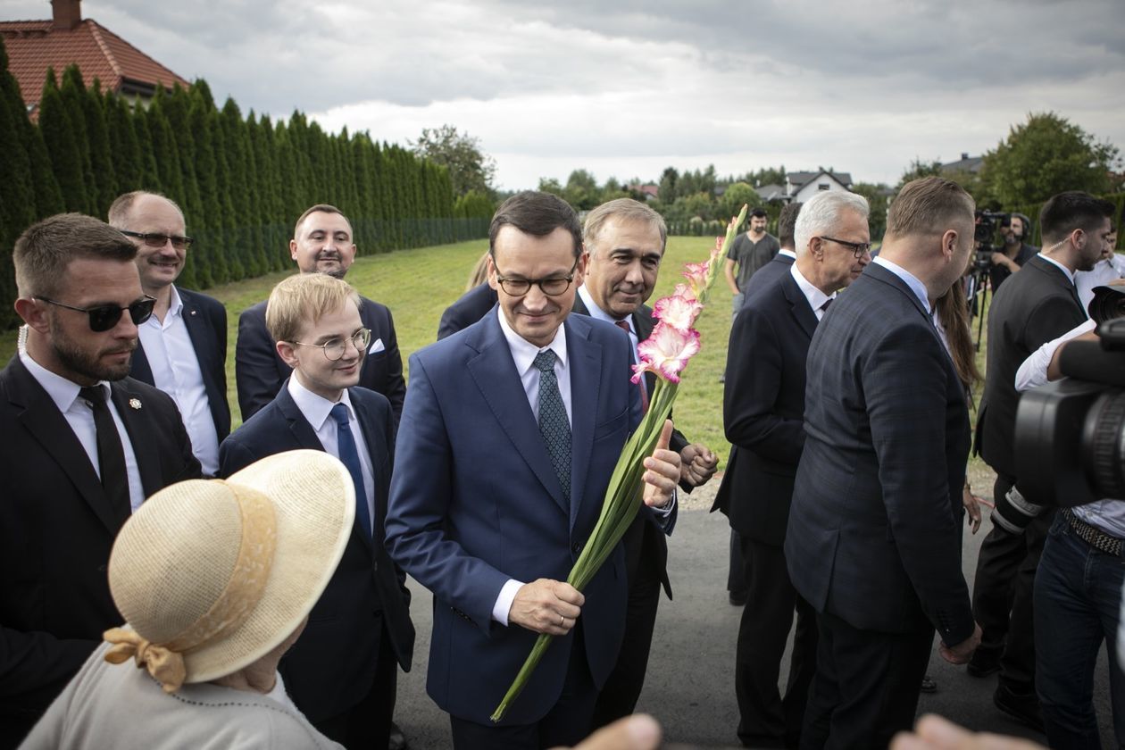  Premier Mateusz Morawiecki w gminie Jastków i w Świdniku (zdjęcie 1) - Autor: Jacek Szydłowski