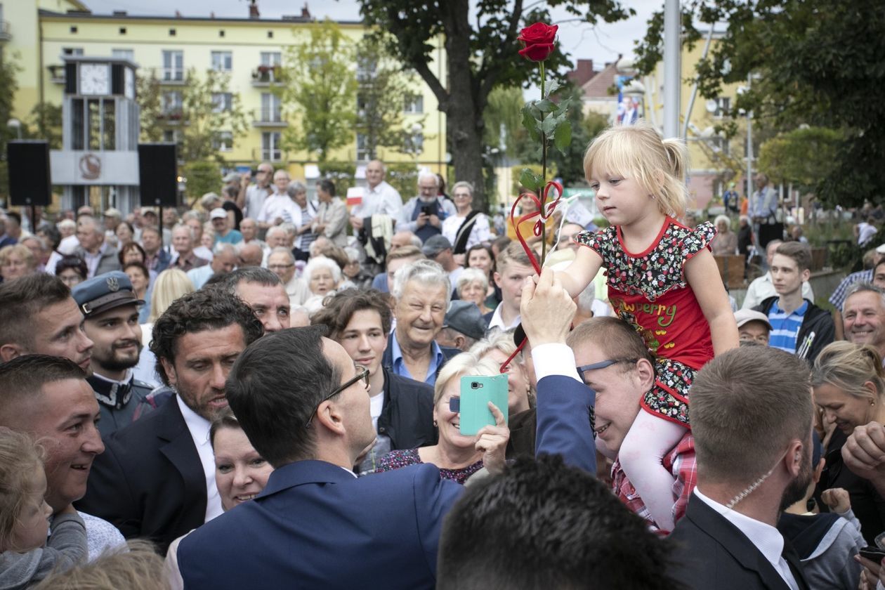  Premier Mateusz Morawiecki w gminie Jastków i w Świdniku (zdjęcie 1) - Autor: Jacek Szydłowski