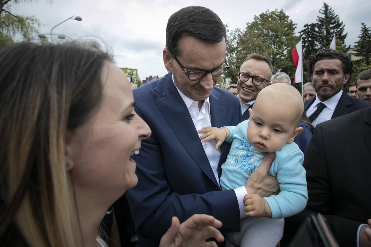  Premier Mateusz Morawiecki w gminie Jastków i w Świdniku (zdjęcie 1) - Autor: Jacek Szydłowski