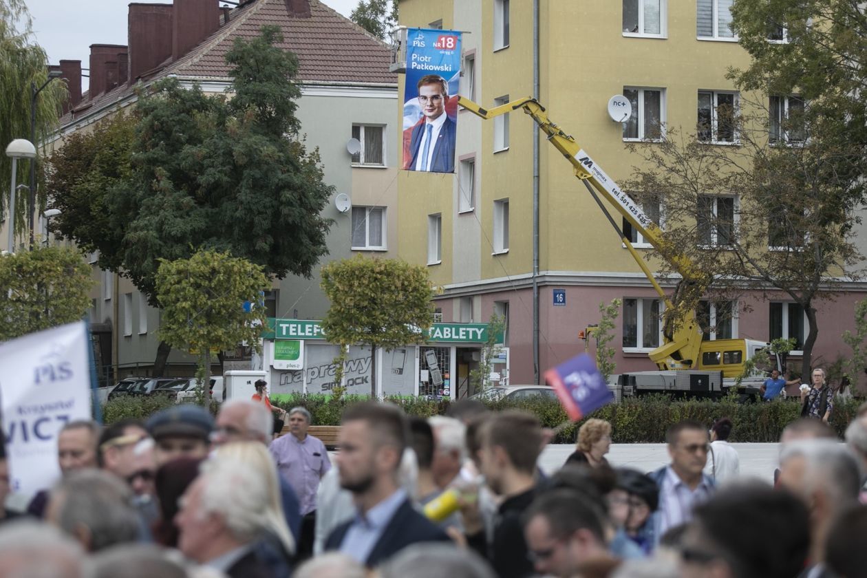  Premier Mateusz Morawiecki w gminie Jastków i w Świdniku (zdjęcie 1) - Autor: Jacek Szydłowski