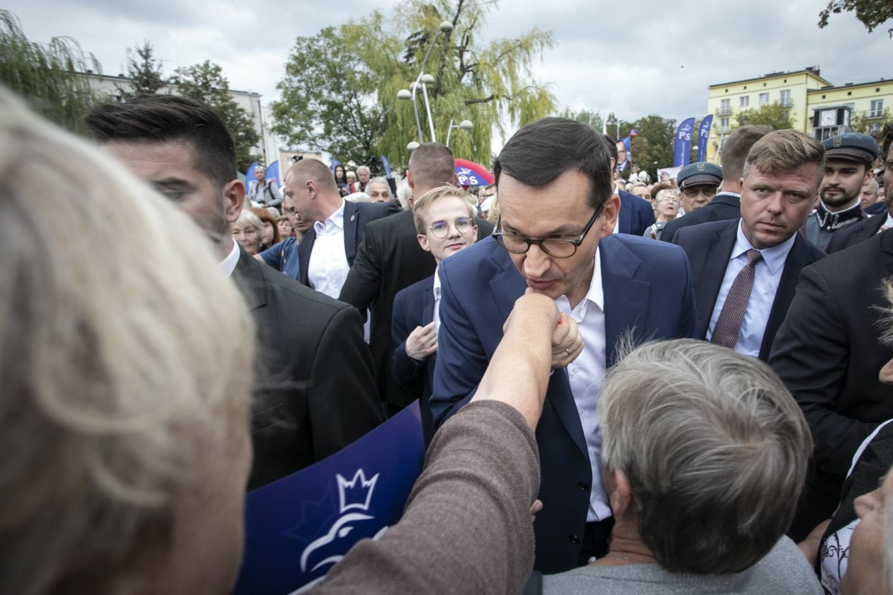  Premier Mateusz Morawiecki w gminie Jastków i w Świdniku (zdjęcie 1) - Autor: Jacek Szydłowski