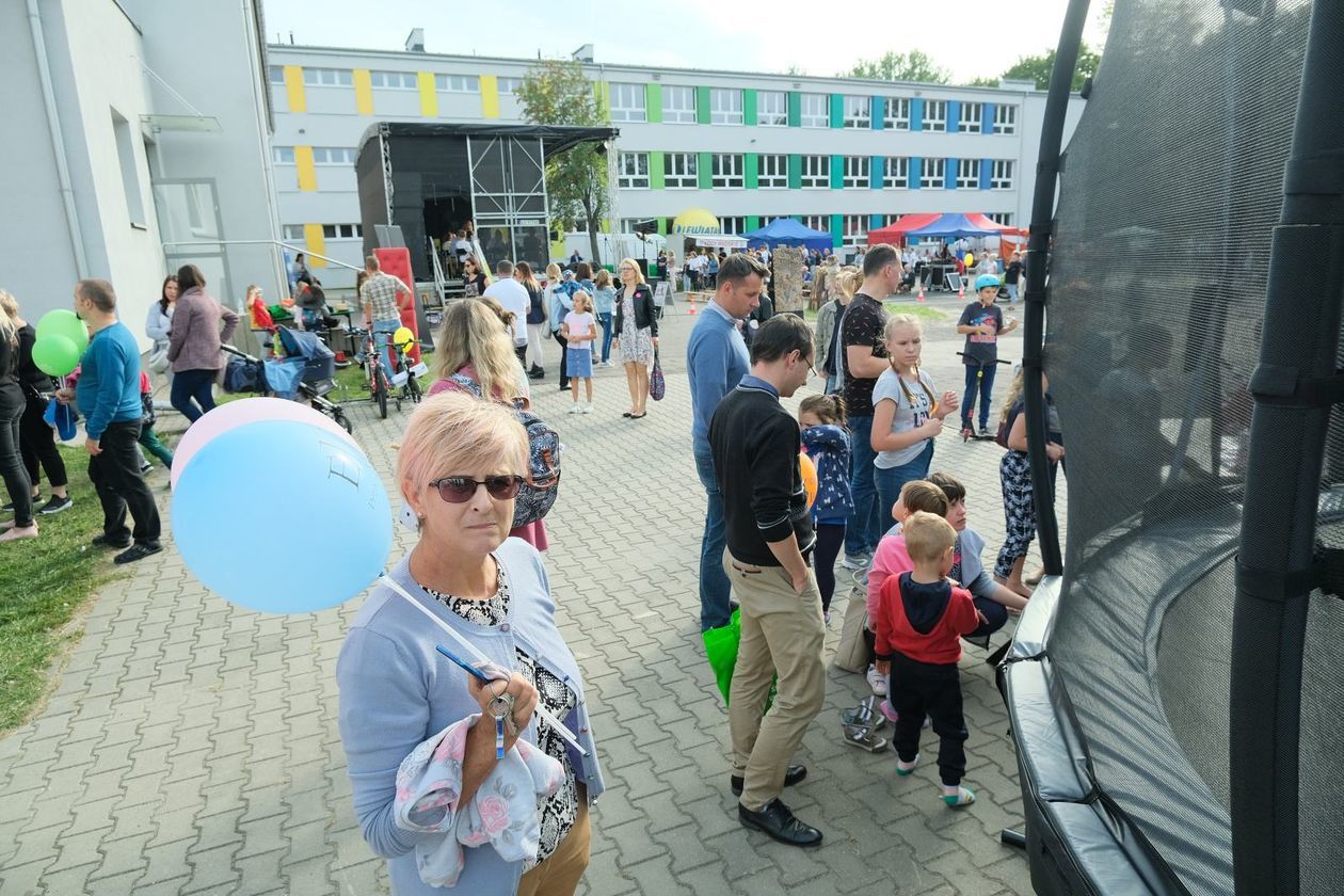  Piknik rodzinny i zbiórka pieniędzy na operację Wiktorii Dyś (zdjęcie 1) - Autor: Maciej Kaczanowski