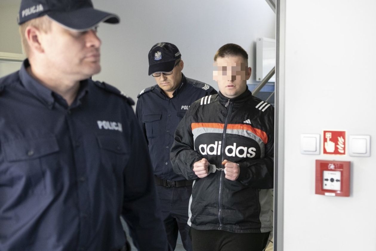  Proces Piotra B., oskarżonego o usiłowanie zabójstwa matki  (zdjęcie 1) - Autor: Jacek Szydłowski