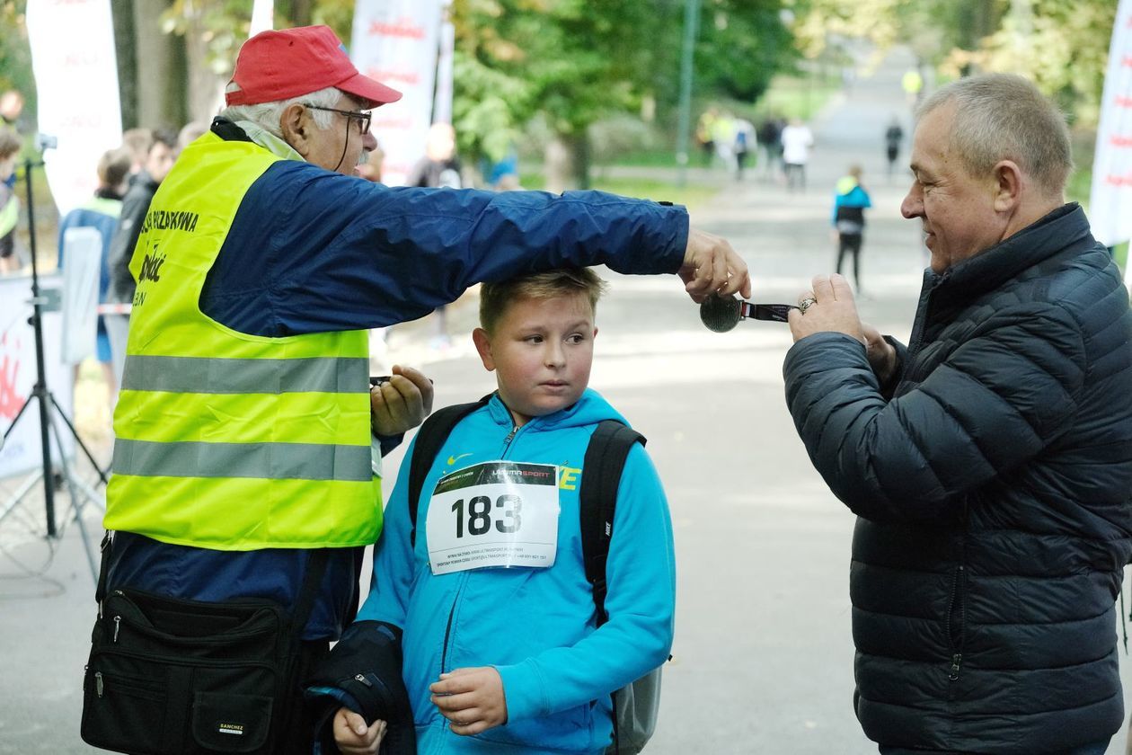  4. Mila Pamięci Ofiar Komunizmu: biegi w Ogrodzie Saskim (zdjęcie 1) - Autor: Maciej Kaczanowski