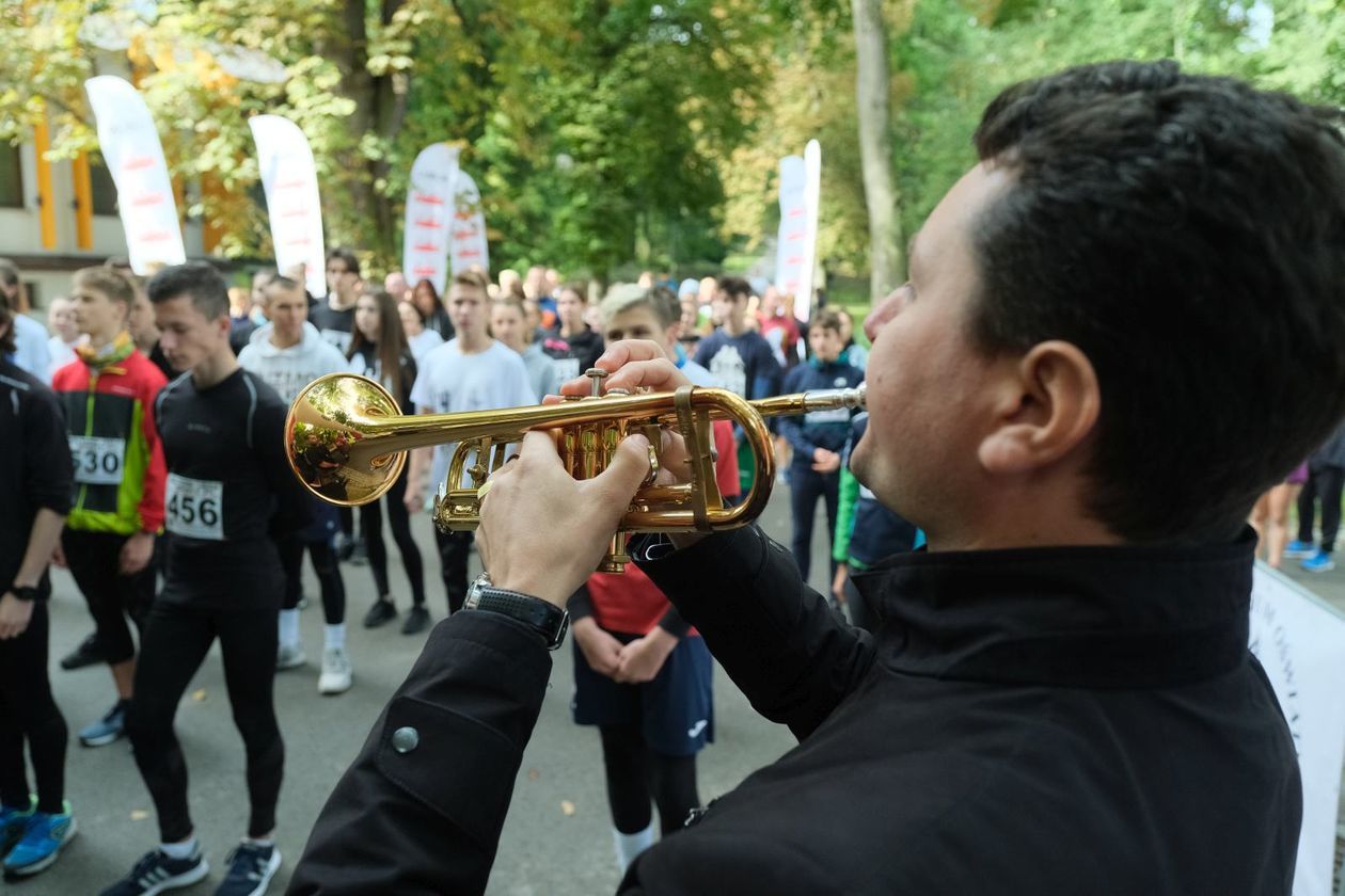  4. Mila Pamięci Ofiar Komunizmu: biegi w Ogrodzie Saskim (zdjęcie 1) - Autor: Maciej Kaczanowski