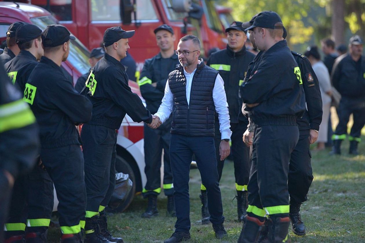  Ćwiczenia strażaków w Rybczewicach (zdjęcie 1) - Autor: Starostwo Powiatowe w Świdniku