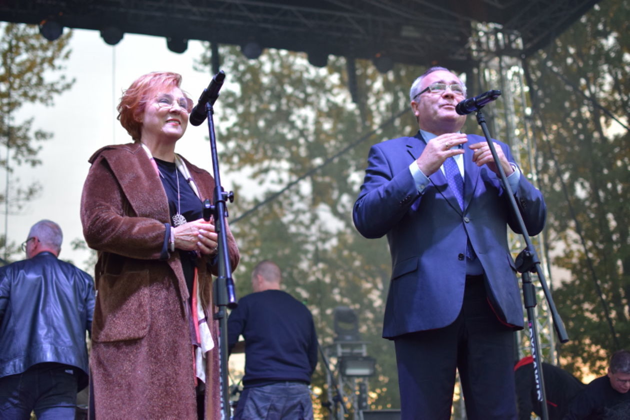  Piknik rodzinny WSEI: koncert zespołu Brathanki (zdjęcie 1) - Autor: Maciej Kaczanowski