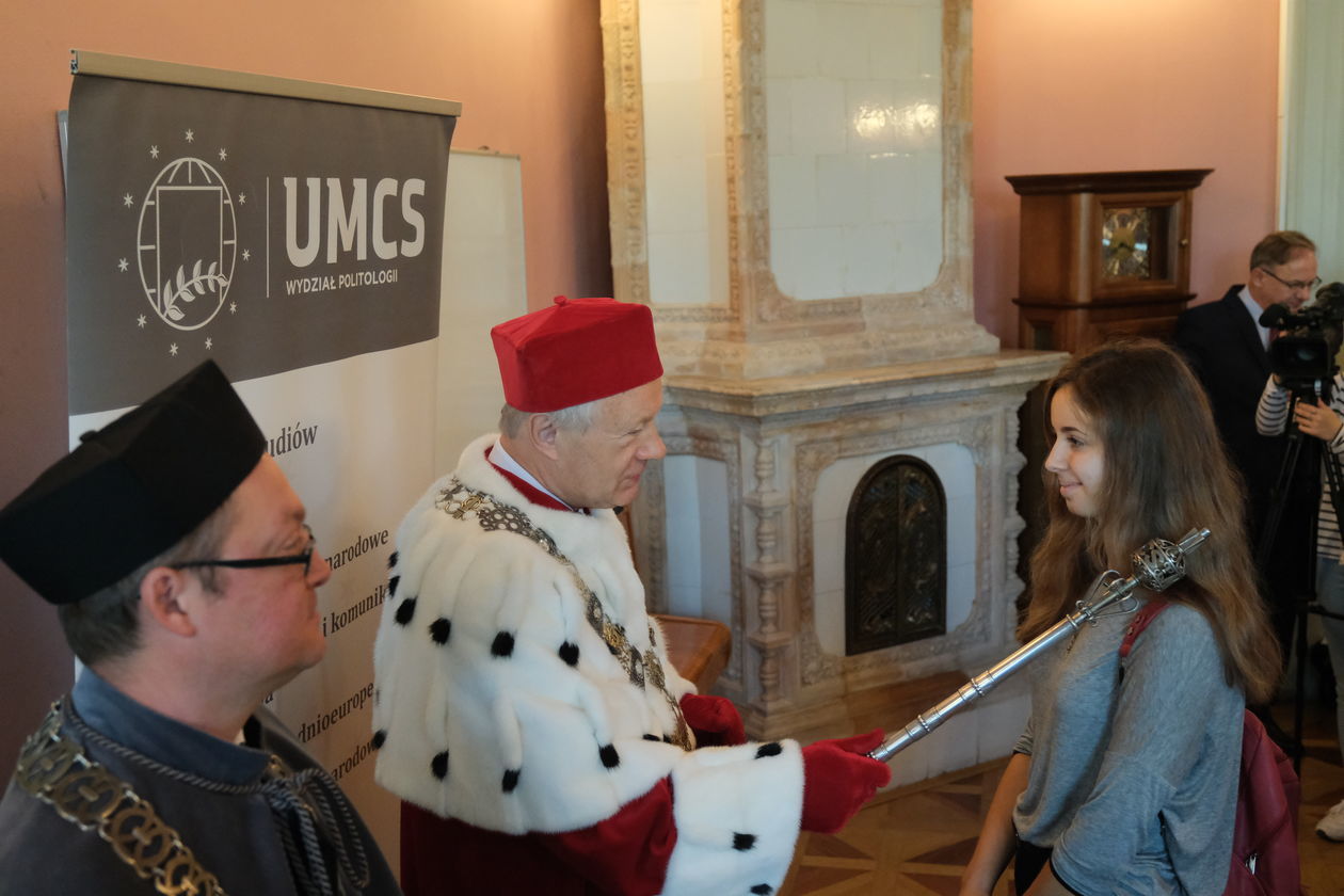  Immatrykulacja studentów na Wydziale Politologii UMCS (zdjęcie 1) - Autor: Maciej Kaczanowski