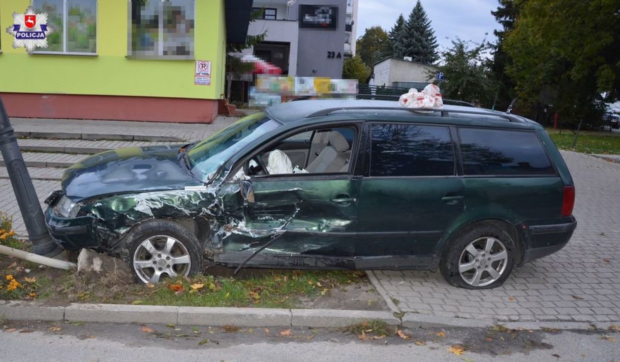  Wypadek w Szczebrzeszynie (zdjęcie 1) - Autor: Policja