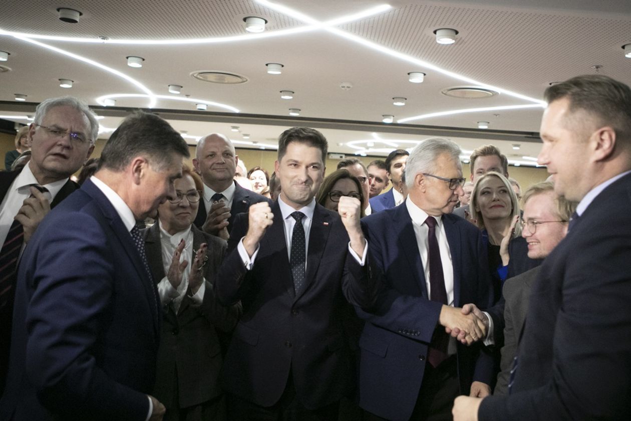 Wielka radość w lubelskim sztabie PiS po ogłoszeniu wyników wyborów
