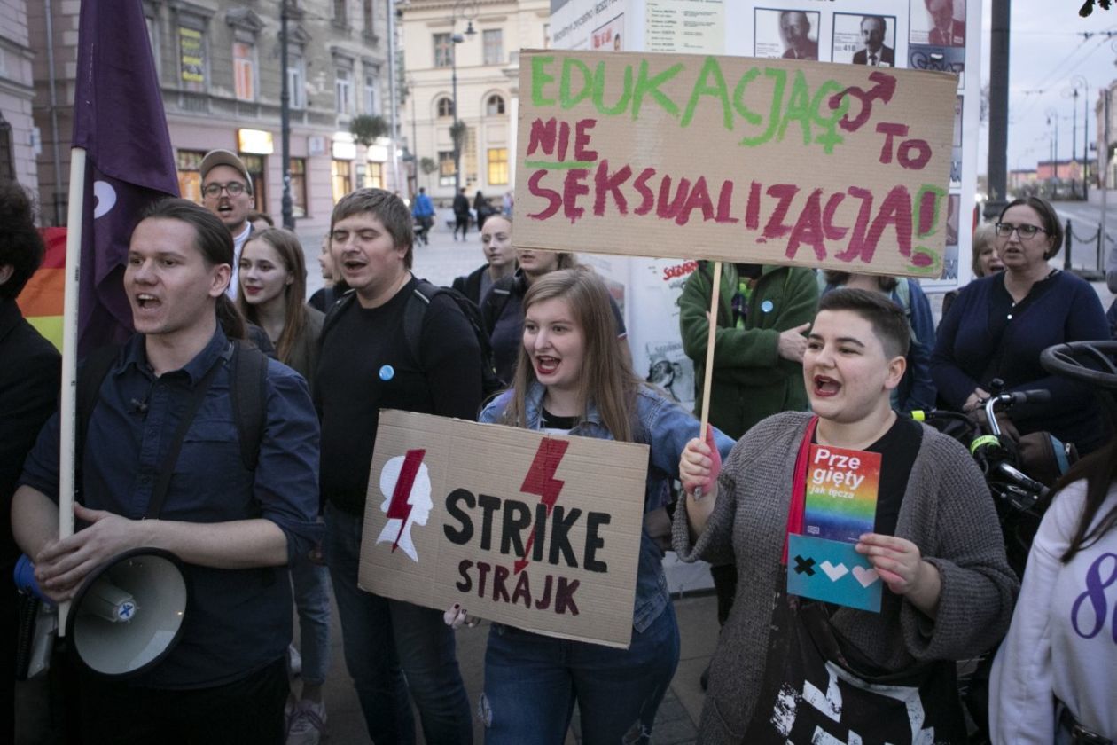  Nie dla zakazu edukacji seksualnej. Protest w Lublinie (zdjęcie 1) - Autor: Jacek Szydłowski