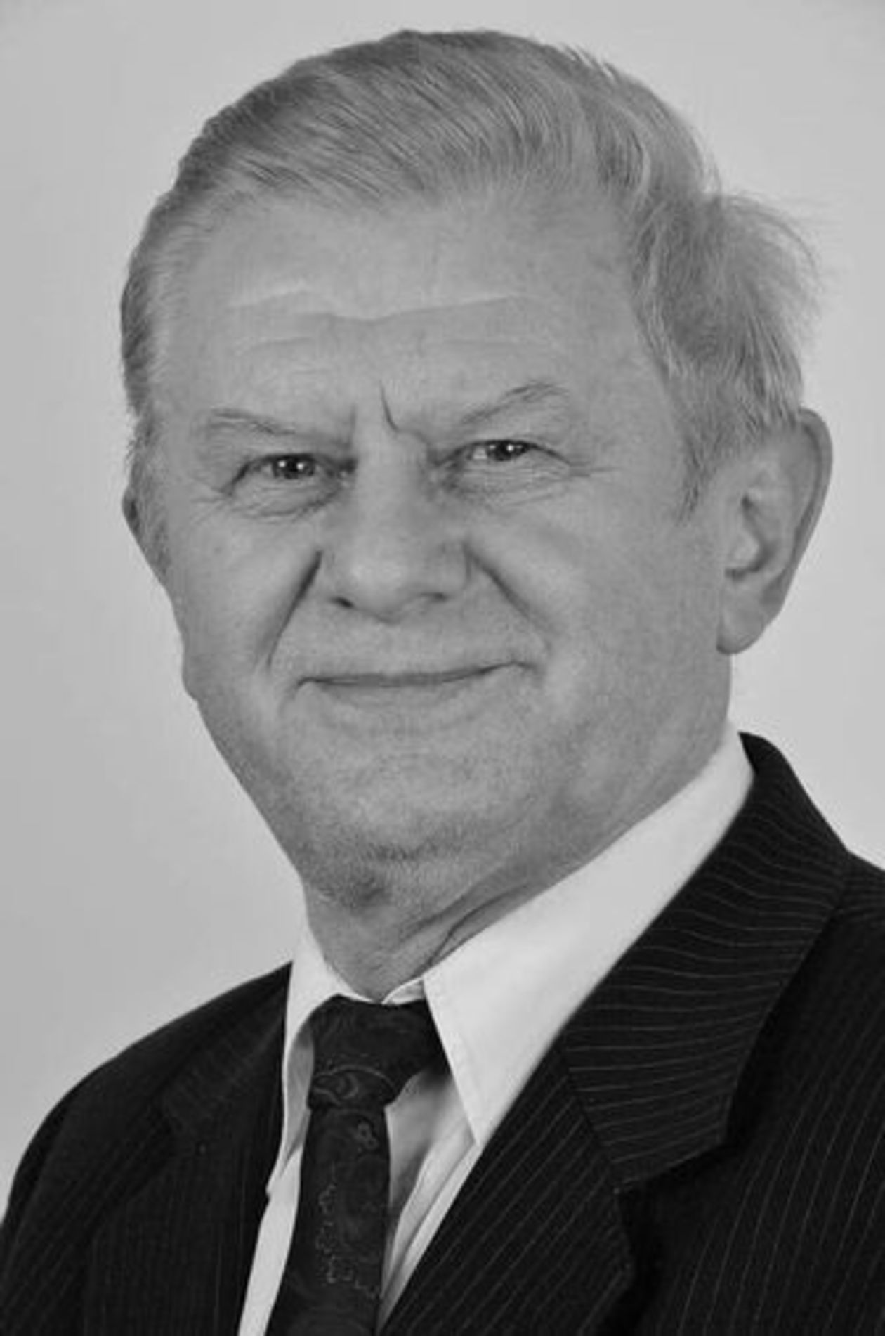  <p class="Normal">Psycholog i&nbsp;polityk, profesor nauk humanistycznych, nauczyciel akademicki, poseł do Parlamentu Europejskiego VI i&nbsp;VII kadencji z&nbsp;ramienia Platformy Obywatelskiej.</p>
<p class="Normal">&ndash; Społeczność akademicka KUL z&nbsp;wiarą i&nbsp;chrześcijańską nadzieją na zmartwychwstanie żegna prof. Zbigniewa Zaleskiego profesora psychologii, dziekana Wydziału Nauk Społecznych w&nbsp;latach 1999&ndash;2005, wieloletniego kierownika Katedry Psychologii Emocji i&nbsp;Motywacji &ndash;&nbsp;napisano na stronie uniwersytetu.</p>
<p class="Normal">Zbigniew Zaleski w&nbsp;latach 2002&ndash;2004 pełnił funkcję radnego sejmiku lubelskiego. Z&nbsp;listy PO w&nbsp;2001 bez powodzenia kandydował do Sejmu, a w&nbsp;2004 został wybrany do Parlamentu Europejskiego. Należał do frakcji Europejskiej Partii Ludowej &ndash;&nbsp;Europejskich Demokrat&oacute;w. Brał udział w&nbsp;pracach Komisji Rozwoju, Komisji Handlu Zagranicznego oraz delegacji ds. wsp&oacute;łpracy Unii Europejskiej z&nbsp;Izraelem.</p>
<p class="Normal">W 2009 nie uzyskał reelekcji. Mandat europosła VII kadencji objął jednak w&nbsp;2013, zastępując Lenę Kolarską-Bobińską. Ponownie dołączył do grupy chadeckiej. W&nbsp;2014 nie ubiegał się o&nbsp;wyb&oacute;r na kolejną kadencję.</p>