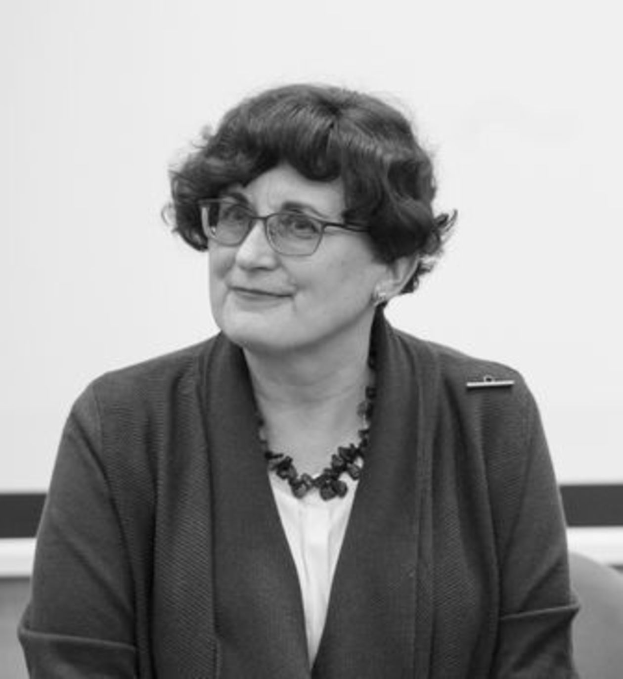  <p class="Normal">Adiunkt w&nbsp;Katedrze Historii XVI-XVIII wieku w&nbsp;Katolickim Uniwersytecie Lubelskim, historyk szkolnictwa, wychowania i&nbsp;opieki społecznej.</p>
<p class="Normal">Z KUL związana była od niemal 40 lat, najpierw jako studentka historii, a&nbsp;od 1987 r. wykładowca w&nbsp;Instytucie Historii. Rozprawę doktorską, przygotowaną na seminarium Historii Historiografii i&nbsp;Dydaktyki Historii na Uniwersytecie Warszawskim, obroniła w&nbsp;1997 r. Habilitację, na podstawie pracy &bdquo;Działalność opiekuńczo-wychowawcza Zakonu Si&oacute;str Miłosierdzia Wincentego &agrave; Paulo w&nbsp;Lublinie w&nbsp;XIX i&nbsp;XX wieku&rdquo;, uzyskała w&nbsp;2014 r.</p>
<p class="Normal">Jej zainteresowania naukowe dotyczyły historii szkolnictwa i&nbsp;wychowania na ziemiach polskich w&nbsp;XIX i&nbsp;XX w., opieki społecznej, dydaktyki nauczania historii i&nbsp;wiedzy o&nbsp;społeczeństwie, historii turystyki i&nbsp;historii życia codziennego.&nbsp;</p>
<p class="Normal">Była bardzo aktywnym uczestnikiem Koła PTTK Nr 1 przy KUL, nad kt&oacute;rym sprawowała opiekę kuratorską. Należała do Towarzystwa Naukowego KUL, za zasługi dla oświaty i&nbsp;wychowania była odznaczona Medalem Komisji Edukacji Narodowej. Przez wsp&oacute;łpracownik&oacute;w z&nbsp;Instytutu Historii ceniona za serdeczność, ciepło i&nbsp;życzliwość.</p>