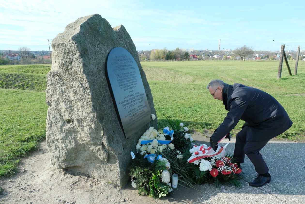  KL Majdanek: 76 rocznica zamordowania 18 tys Żydów podczas Aktion Erntefest (zdjęcie 1) - Autor: Maciej Kaczanowski