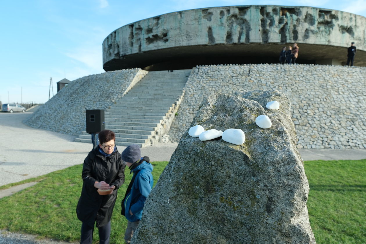  KL Majdanek: 76 rocznica zamordowania 18 tys Żydów podczas Aktion Erntefest (zdjęcie 1) - Autor: Maciej Kaczanowski