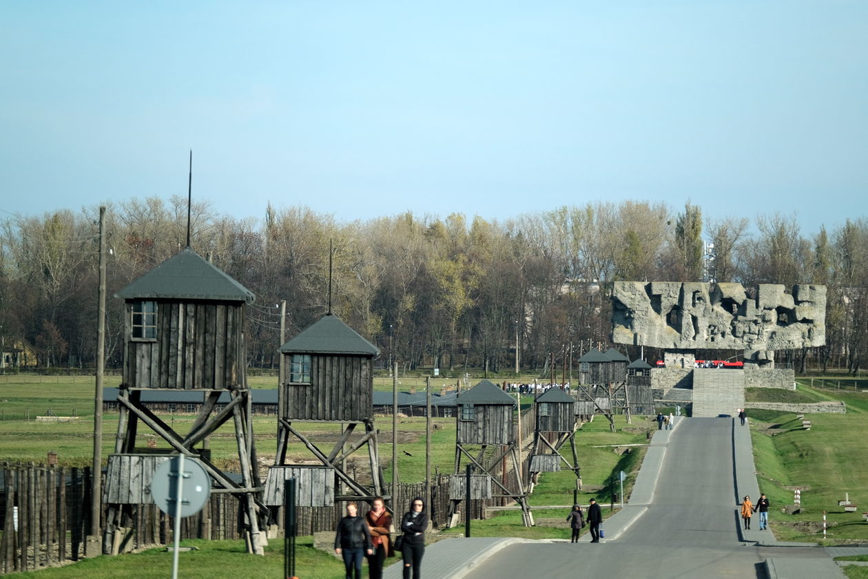  KL Majdanek: 76 rocznica zamordowania 18 tys Żydów podczas Aktion Erntefest (zdjęcie 1) - Autor: Maciej Kaczanowski