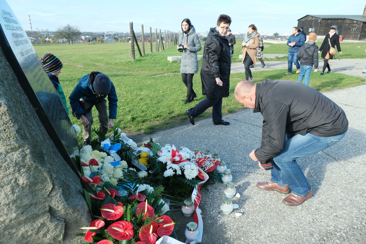  KL Majdanek: 76 rocznica zamordowania 18 tys Żydów podczas Aktion Erntefest (zdjęcie 1) - Autor: Maciej Kaczanowski