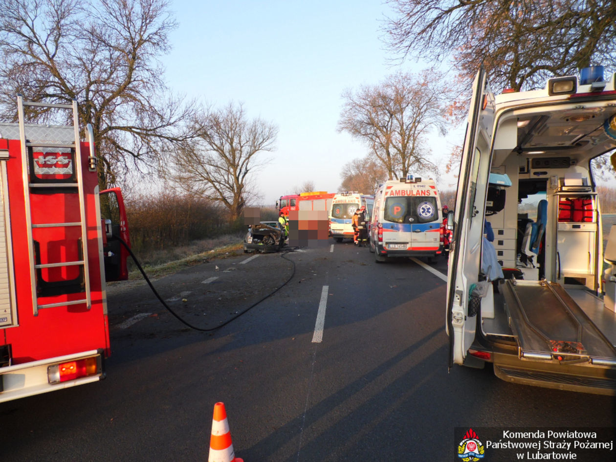  Wypadek w Siedliskach w gminie Kamionka (zdjęcie 1) - Autor: KP PSP Lubartów