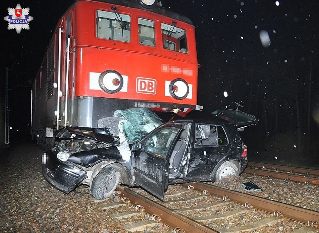  Styrzyniec. Tragiczny wypadek na przejeździe kolejowym (zdjęcie 1) - Autor: Lubelska Policja