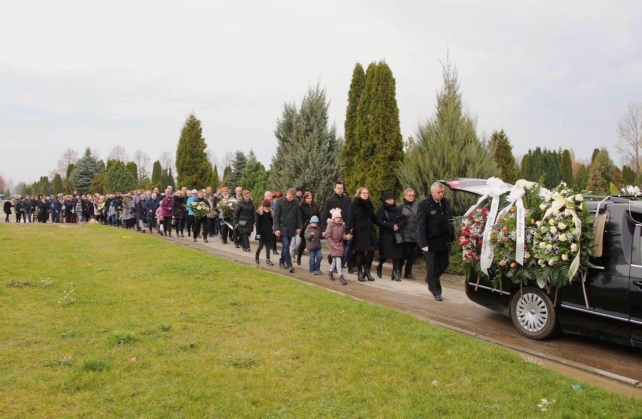  Pogrzeb Mirosława Trembeckiego lubelskiego fotoreportera (zdjęcie 1) - Autor: Piotr Michalski