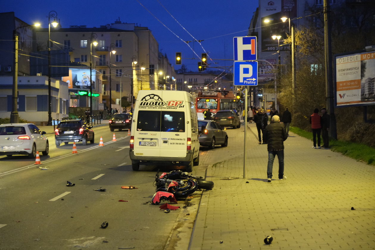  Wypadek na al. Piłsudskiego w Lublinie (zdjęcie 1) - Autor: Maciej Kaczanowski