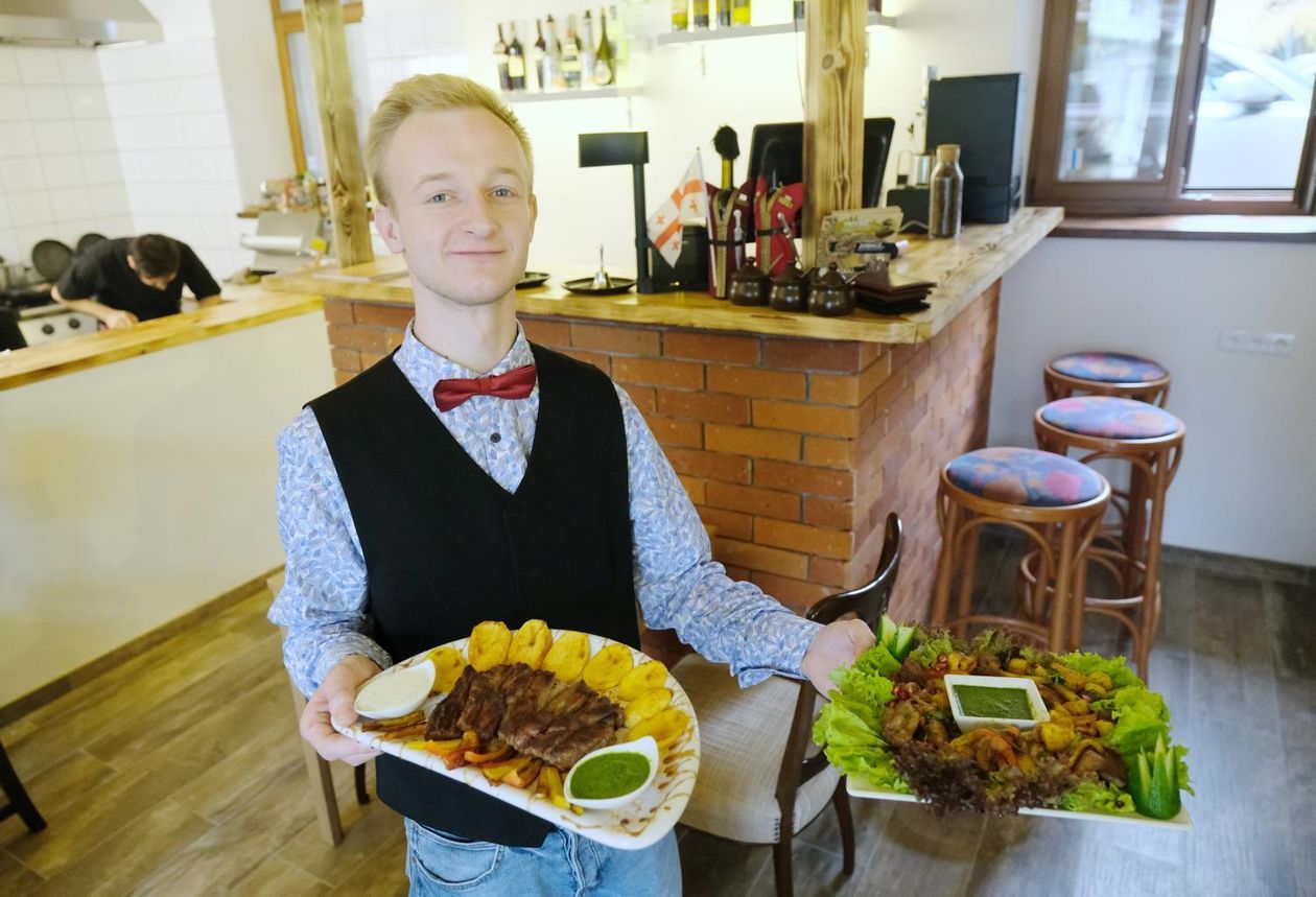  Megobari: nowa gruzińska restauracja na ul. Świętoduskiej (zdjęcie 1) - Autor: Maciej Kaczanowski