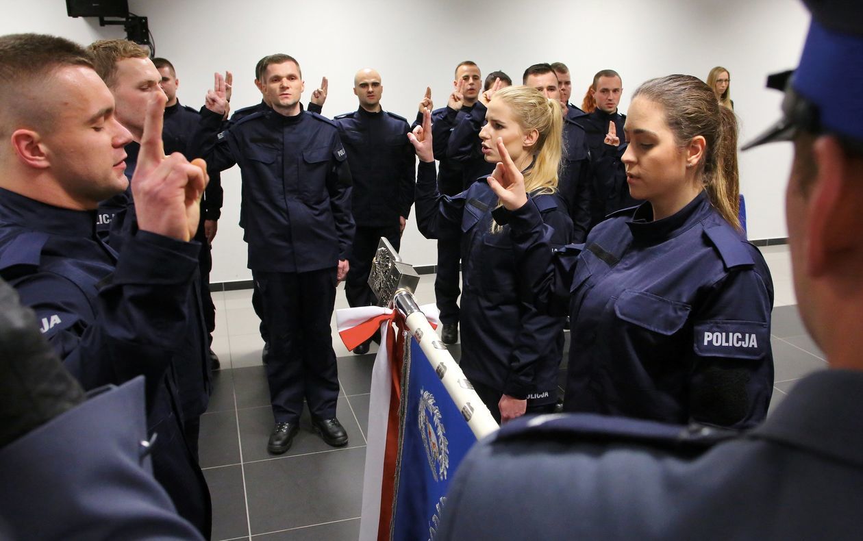  Nowi policjanci w lubelskim garnizonie (zdjęcie 1) - Autor: Piotr Michalski